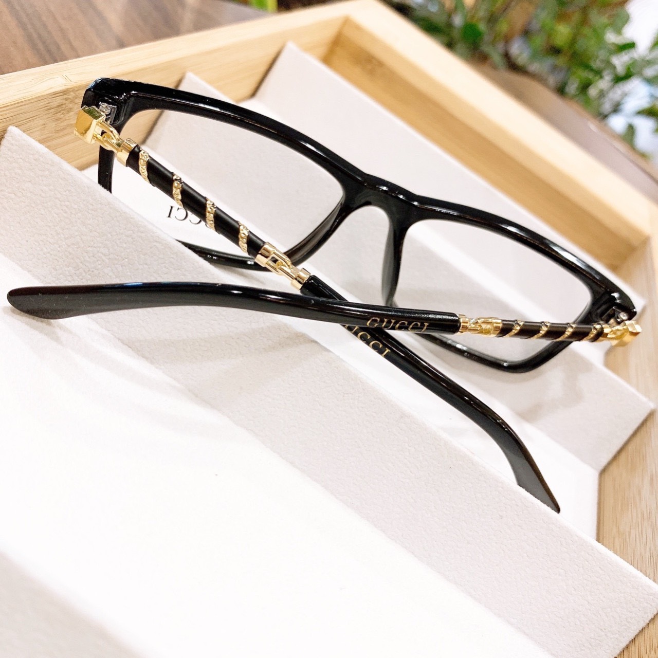 Gọng Kính cận gucci 2 màu tắng đen