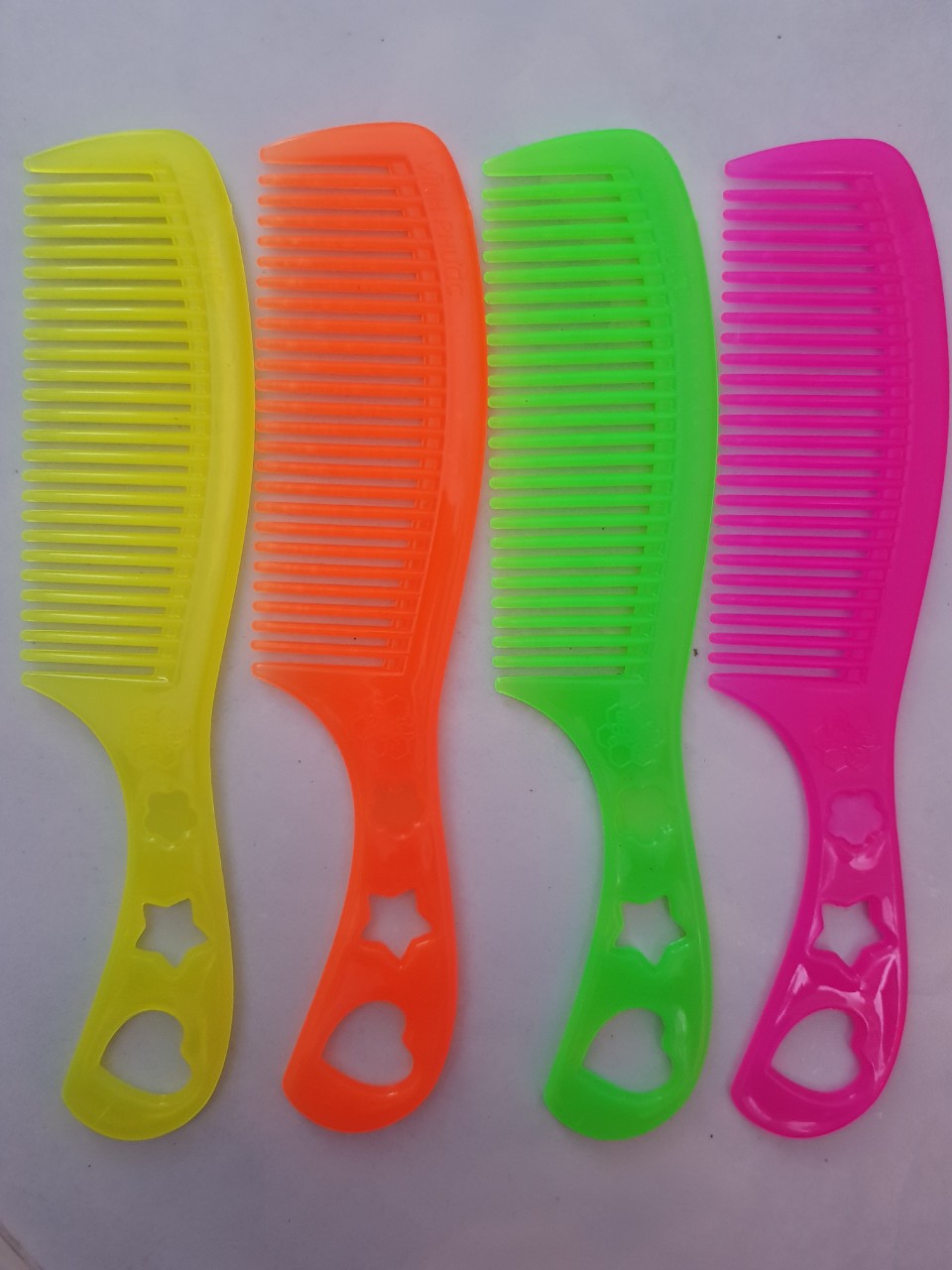 Combo of 2 Plastic Hair Combs