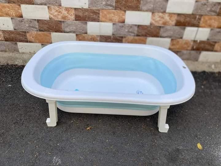 Thau tắm gấp gọn cho bé