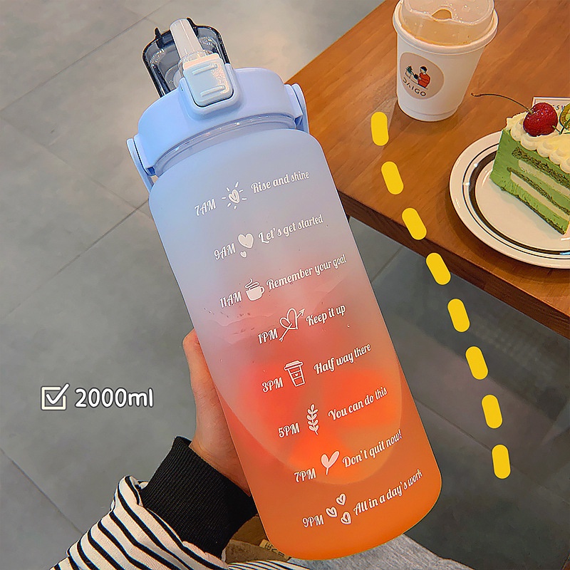 (2000ML) BÌNH ĐỰNG NƯỚC THỂ THAO DỄ THƯƠNG CÓ VẠCH BÁO GIỜ UỐNG NƯỚC - CÓ ỐNG HÚT TIỆN LỢI, NẮP CHỐNG TRÀN NƯỚC CAO CẤP - BÌNH NƯỚC HÓT TREND DỄ THƯƠNG CUTE