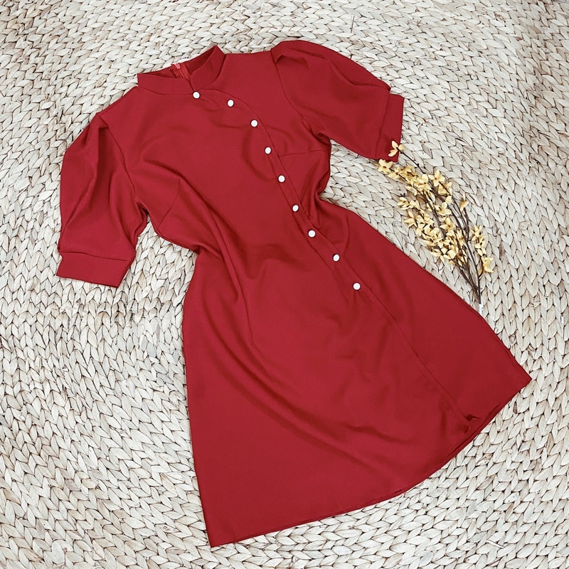 ĐẦM ĐỎ, CỔ ÁO DÀI, NÚT NGỌC (có ảnh thật) MS114