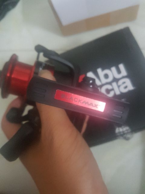 Máy câu ABu Garcia black max  (cam kết bán hàng chất lượng có bảo hành)