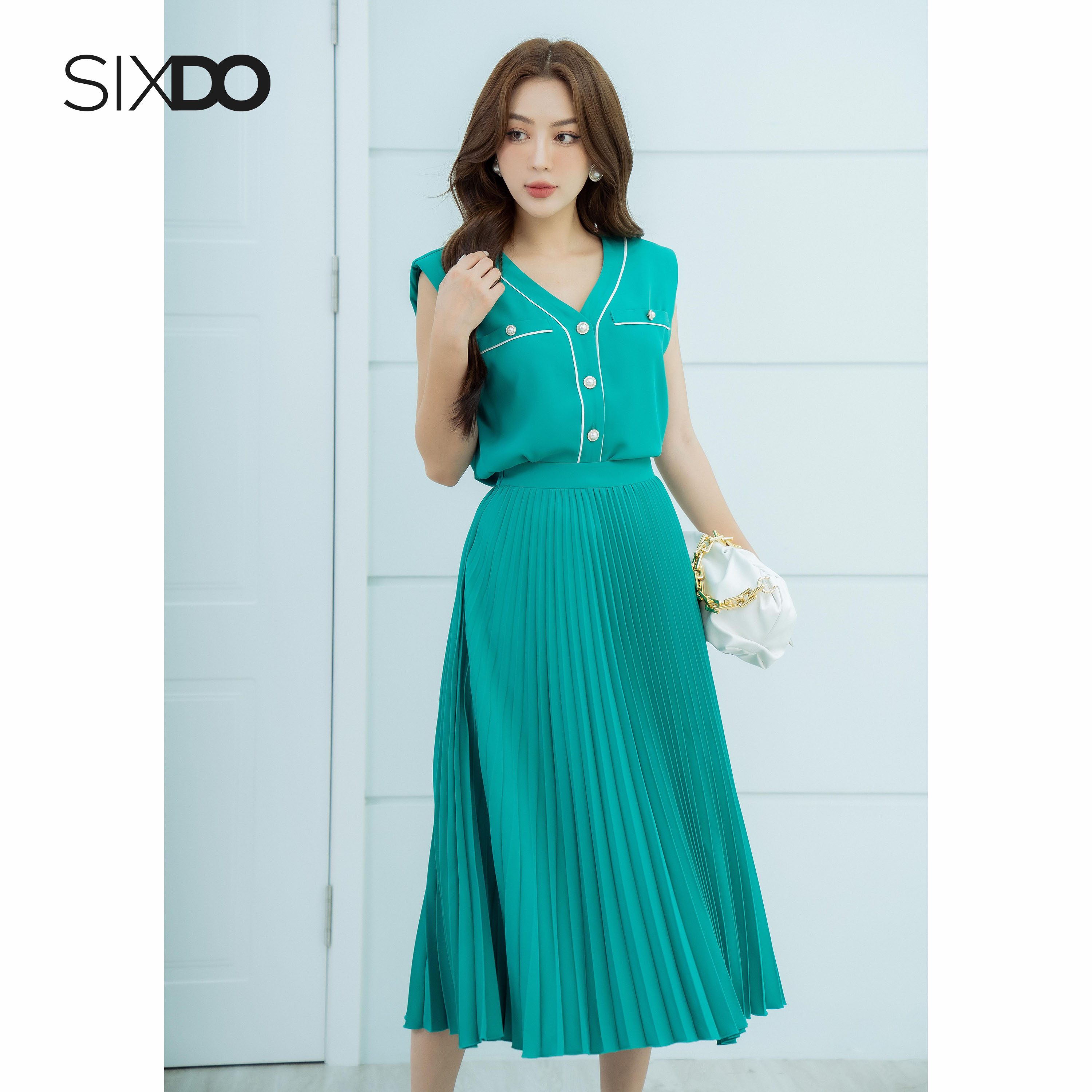 Áo lụa nữ cổ V sát nách SIXDO (Dark Turquoise V-neck Silk Top)