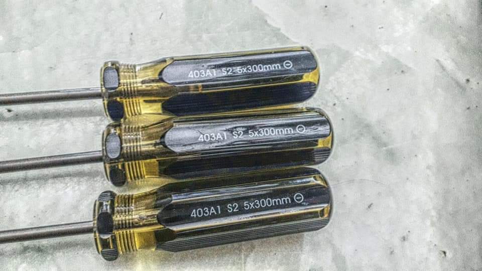 1 cây tô vít nhật cán nhựa