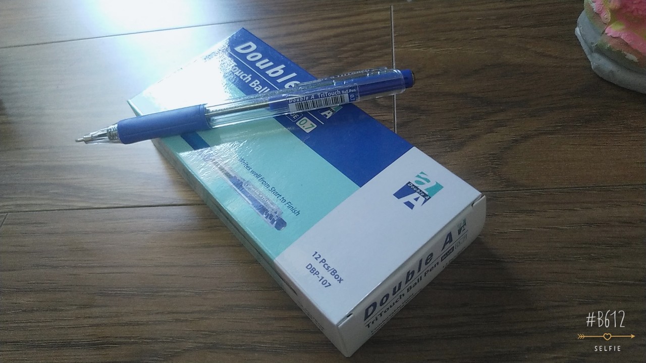 Hộp 12 cây bút Bi Double A ngòi 0,7 tritouch