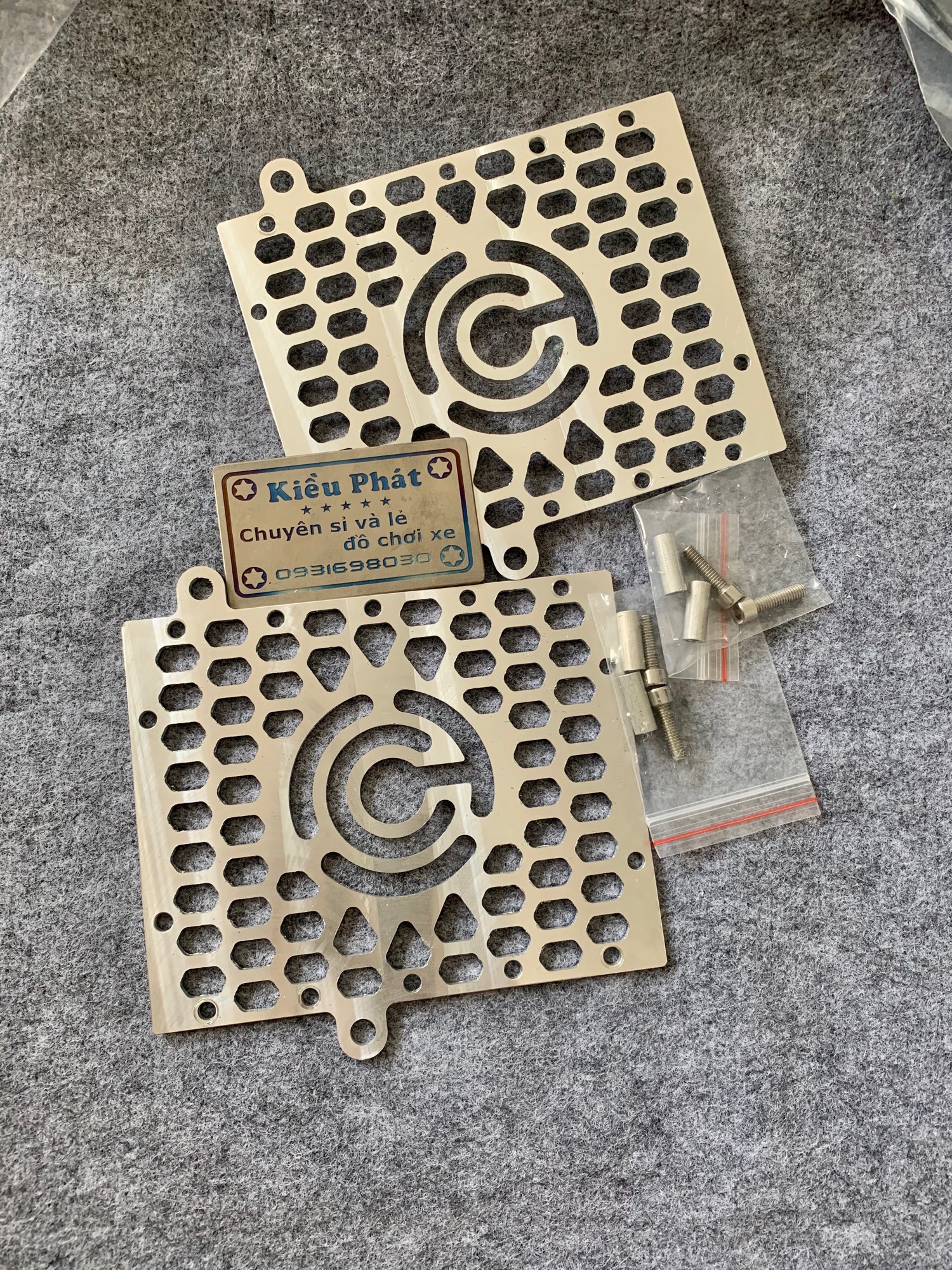 Che Két Nước Exciter 135 Trắng Ốc ắc