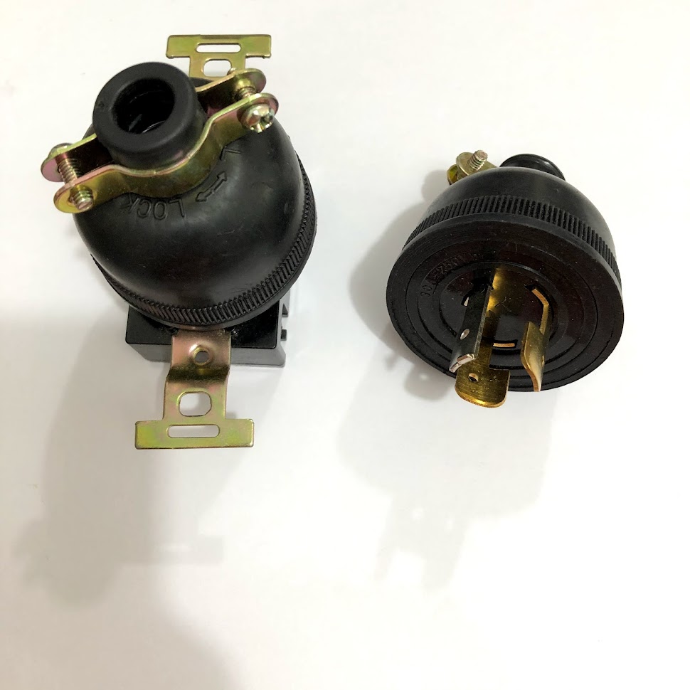 Phích cắm 3 cực, Phích cắm 3 chấu