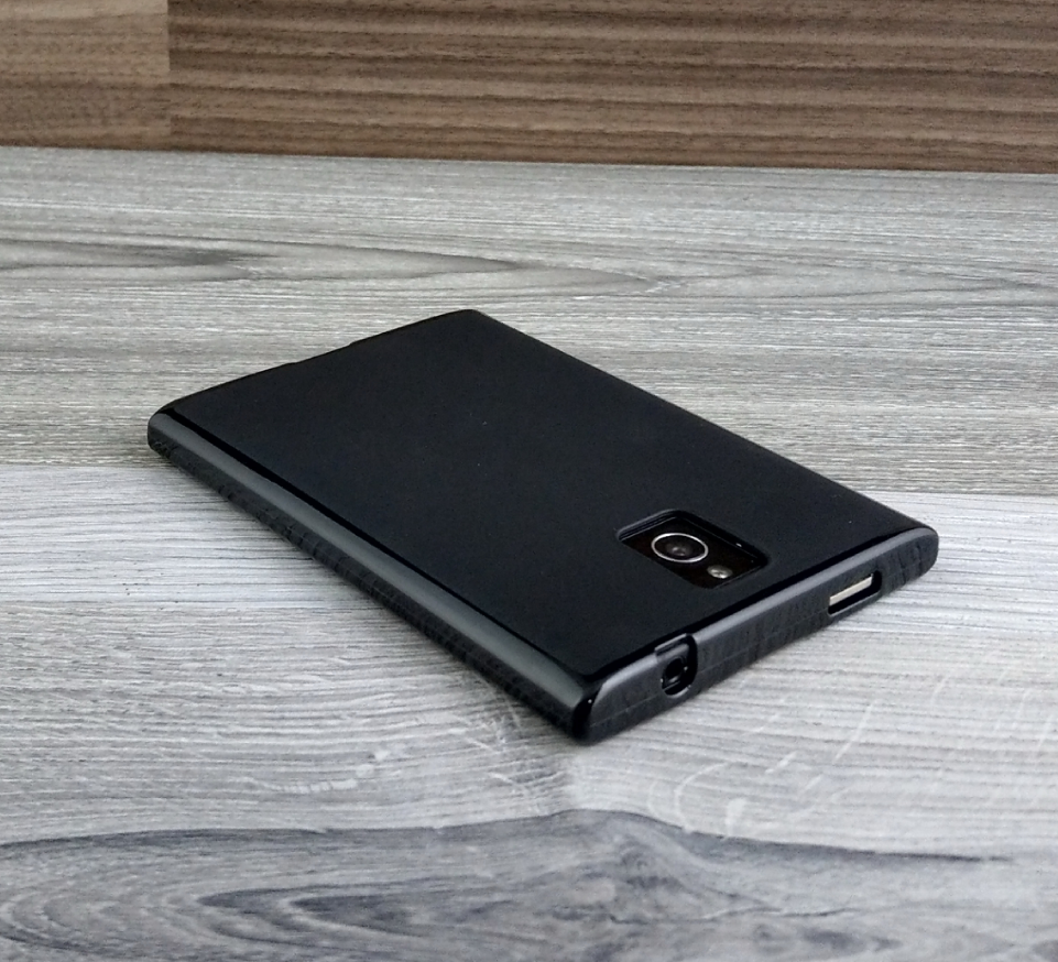 Ốp Lưng iONE Blackberry Passport silicon nâu