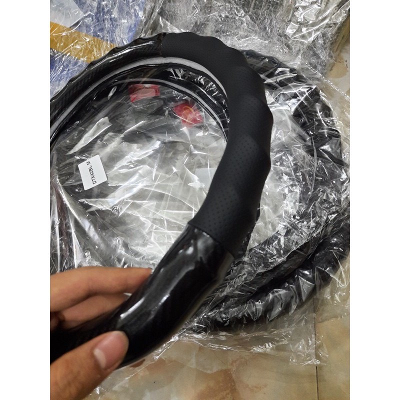 Bọc vô lăng Suzuki Ertiga, Swift, XL7 Da Carbon