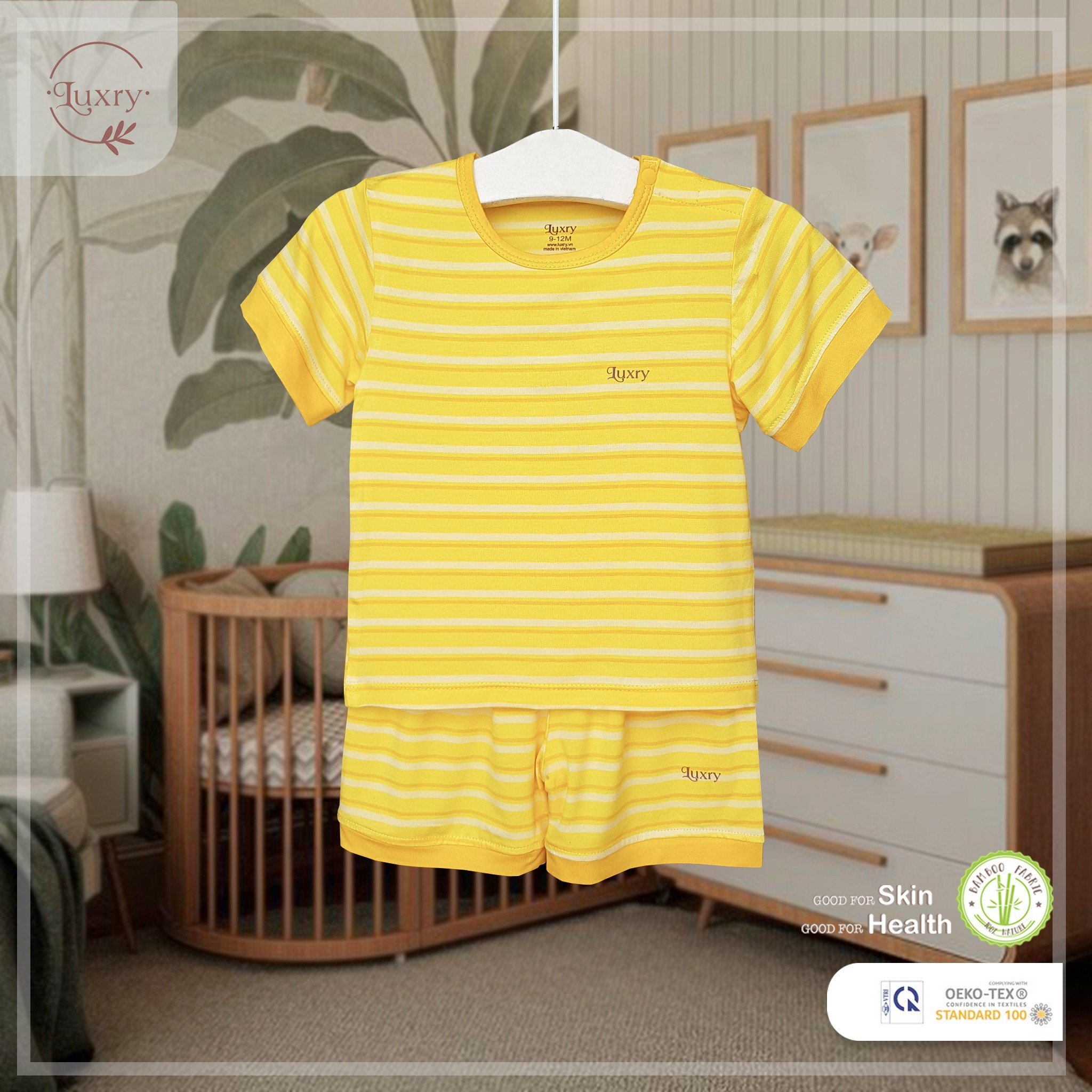 Bộ quàn áo cộc tay cài vai sọc họa tiết Luxry cho bé