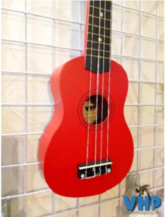 Đàn Ukulele Soprano Gỗ tặng 4 phụ kiện (Bao Sách Dây dự phòng Phím gảy).