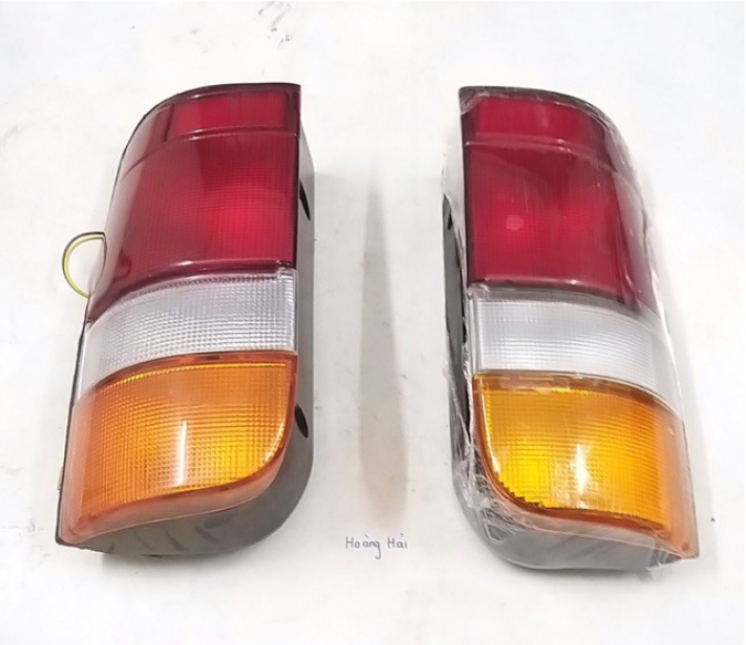 Đèn hậu Toyota Cá Mập đời cũ