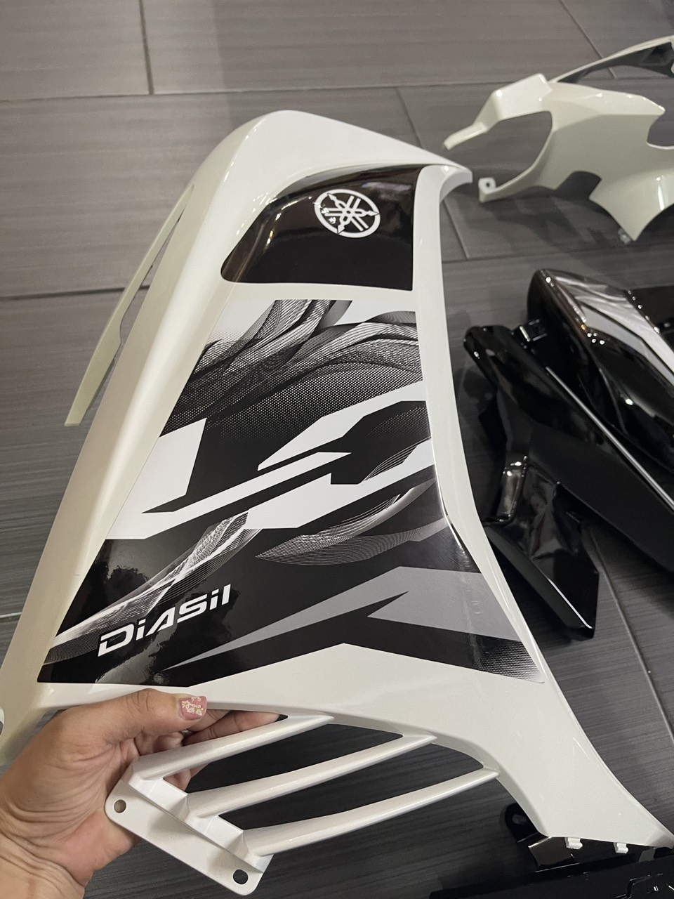 Dàn áo Ex 135 LC V7 trắng đen có tem