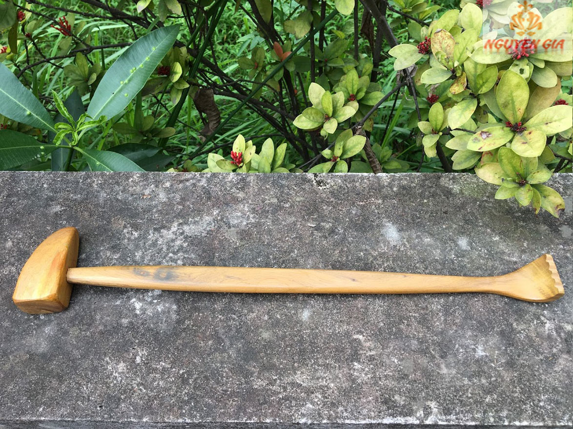 Cây gãi lưng đấm lưng cầm tay bằng gỗ bách xanh thơm mát giúp massage lưng thư giãn cơ lưng hỗ trợ giảm căng cơ gây đau mỏi giảm căng thẳng