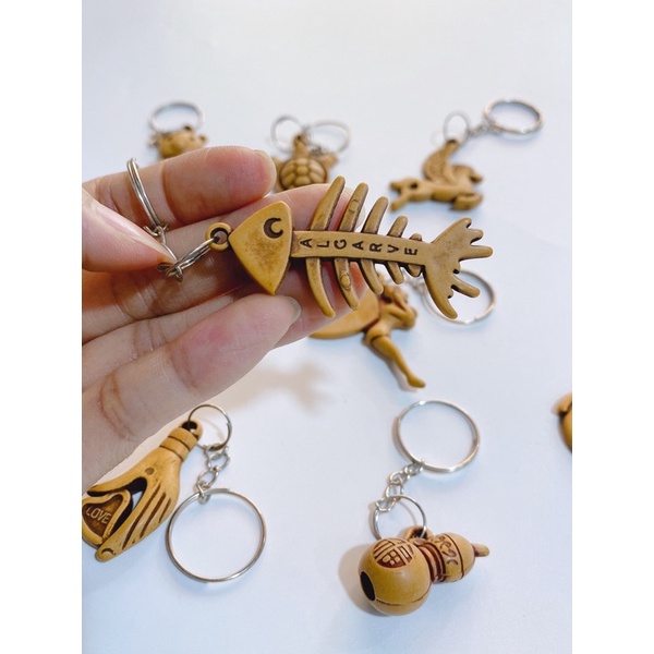 [Mẫu ngẫu nhiên] Móc khoá nhựa giả gỗ mini siêu dễ thương