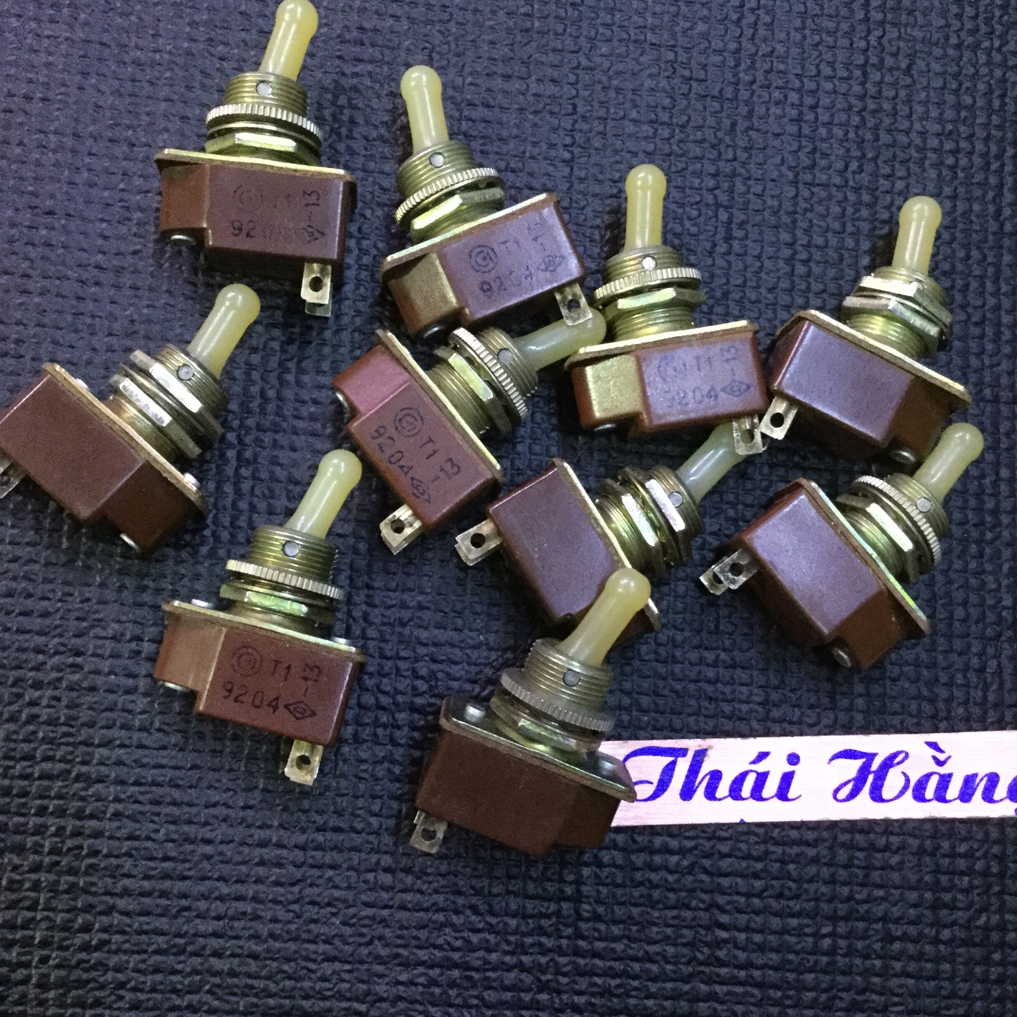 Công tắc Nga 2 chân Tắt / Bật (5 chiếc)