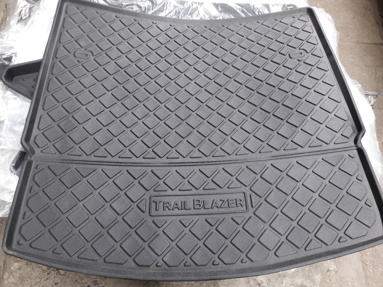 Lót cốp nhựa dẻo theo xe Chevrolet Trailblazer dùng cho các đời xe