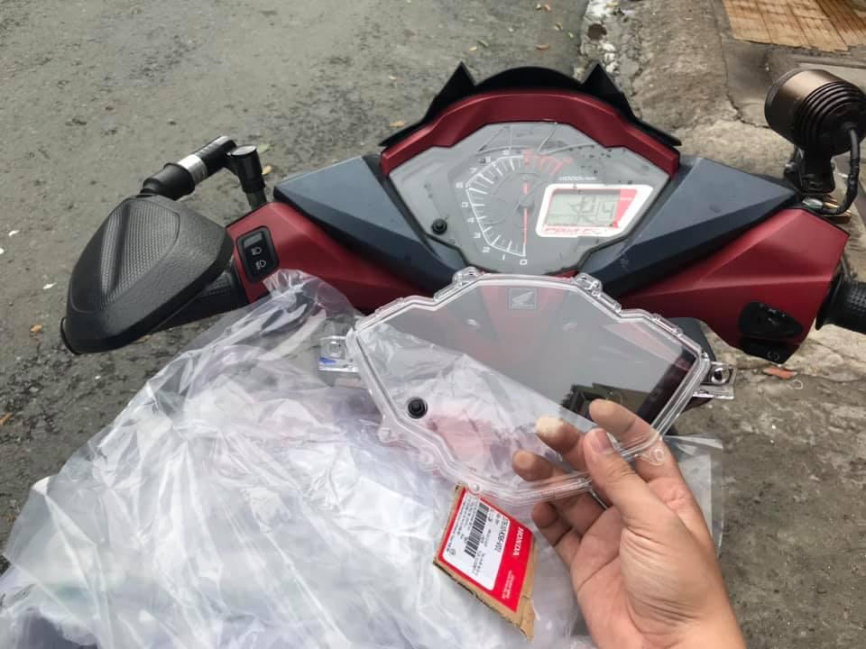 Mặt mica đồng hồ của xe Winner 150