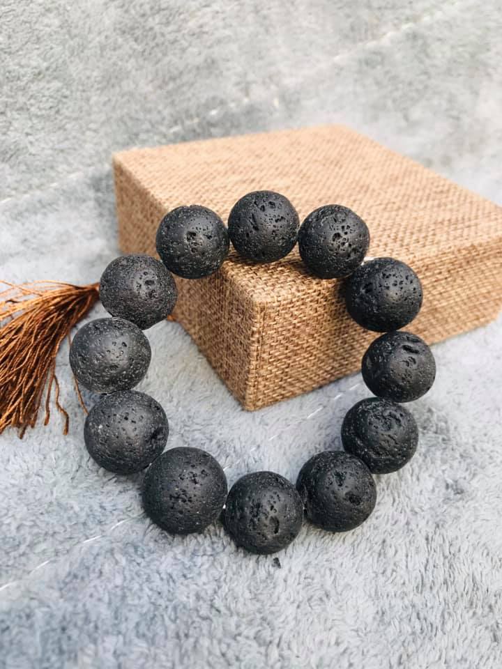 [HCM]VÒNG TAY NHAM THẠCH NÚI LỬA  ĐEN 18LY