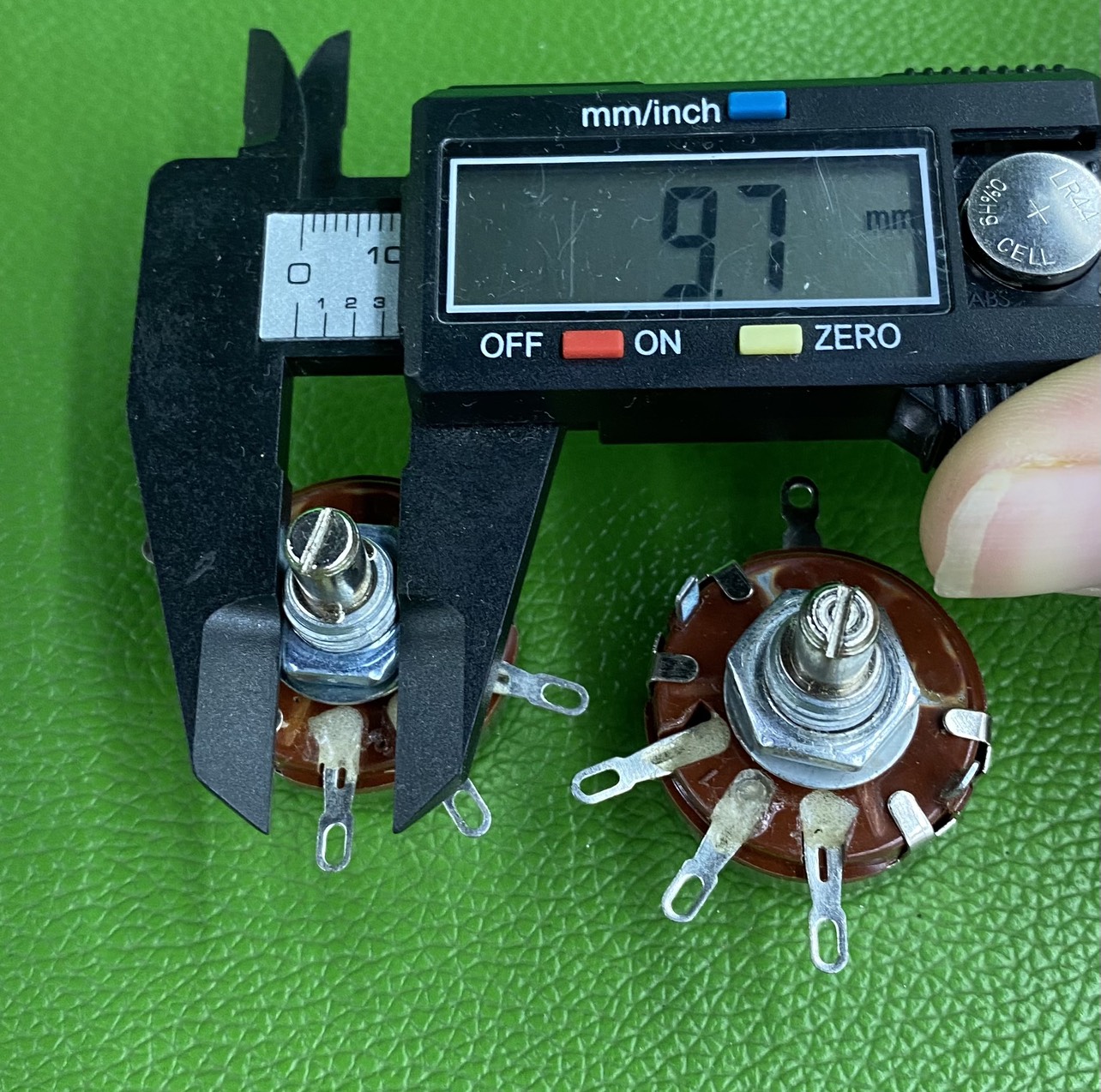 Biến trở 2W WTH118 / Chiết áp 2W WTH(118) - K4H23