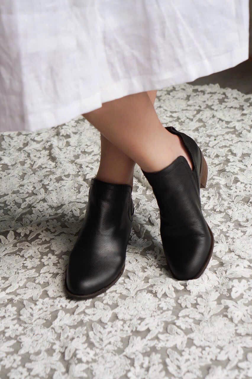 BOOT xuất xin da thật LB