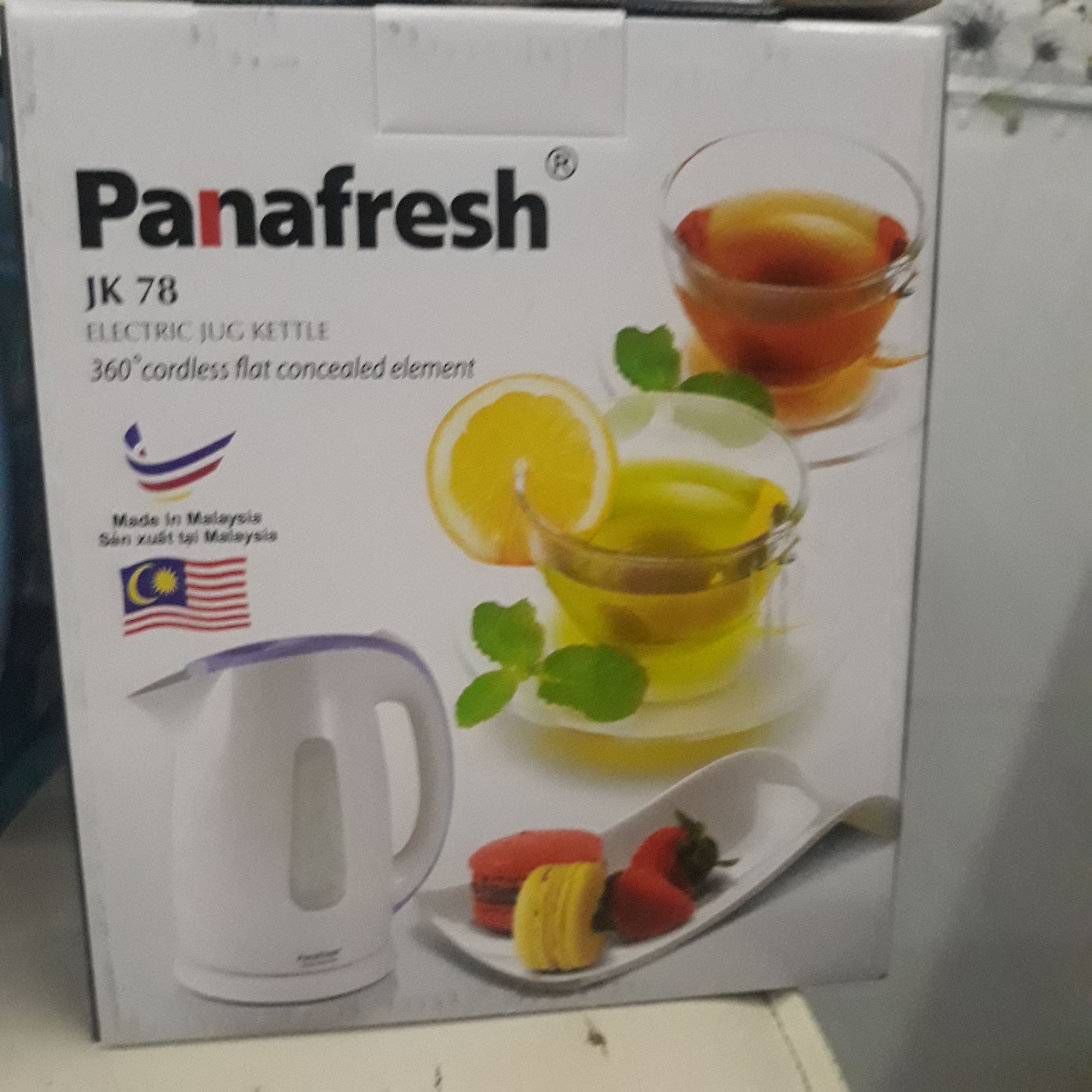 Ấm đun nước vỏ nhựa 1.8 lít ( nhập khẩu Malaysia)