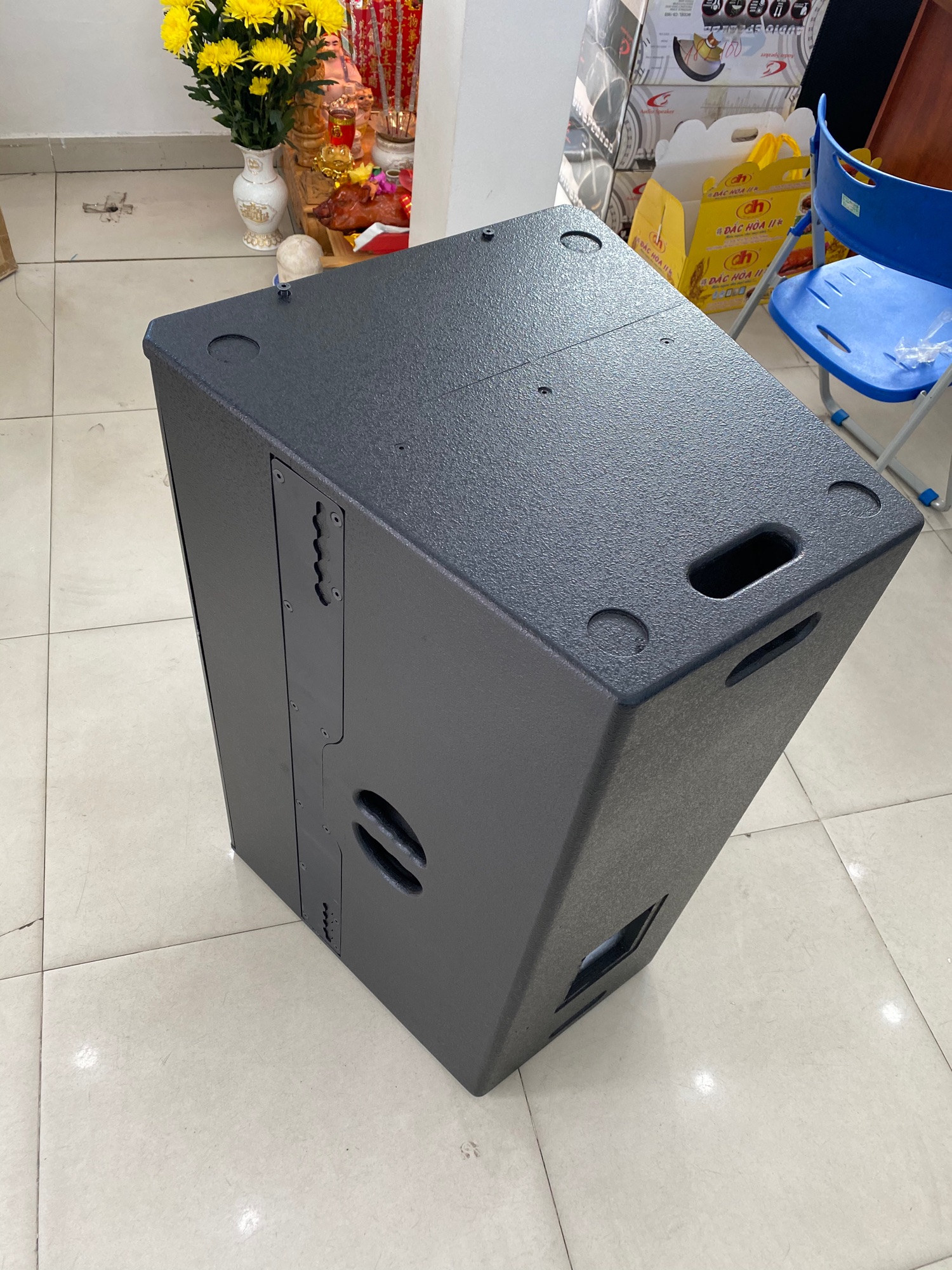 Thùng hoả tiễn 40 đôi