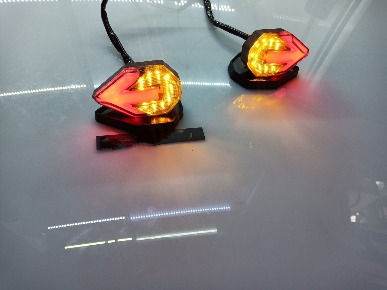 Đèn Led xi nhan Winner X mũi tên thời trang nổi bật, dễ lắp đặt