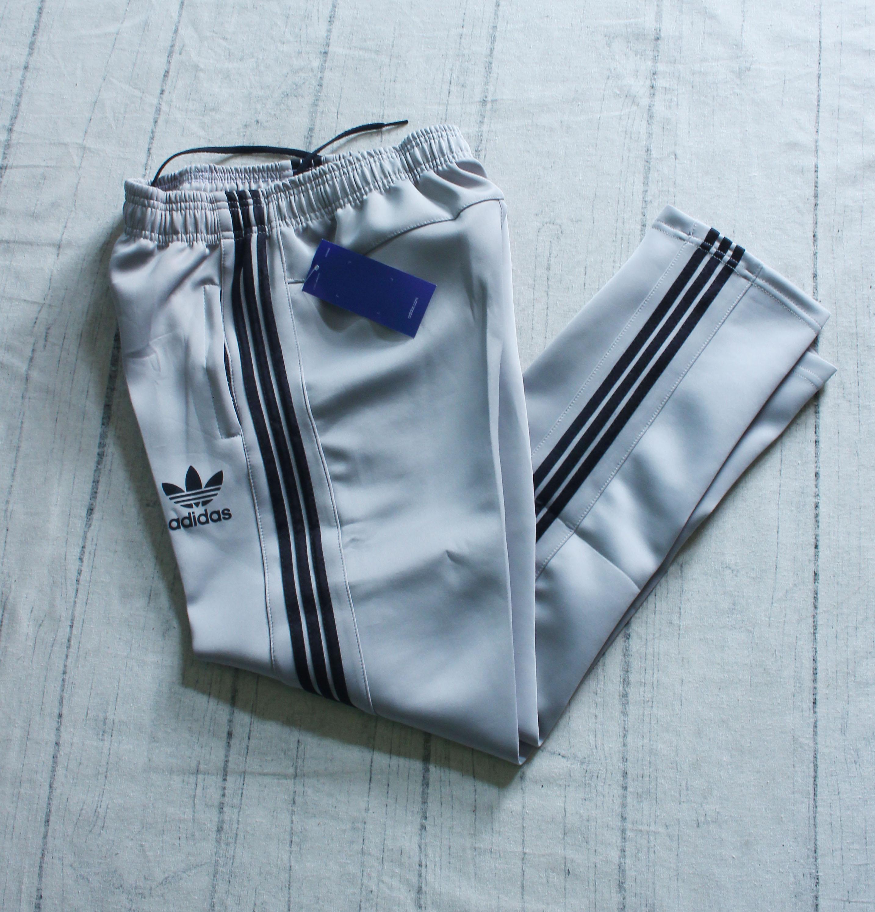 Quần nỉ thể thao 3 sọc màu đen