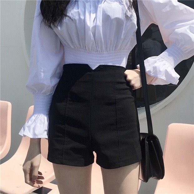 quần short kaki lưng cao khoét chữ v