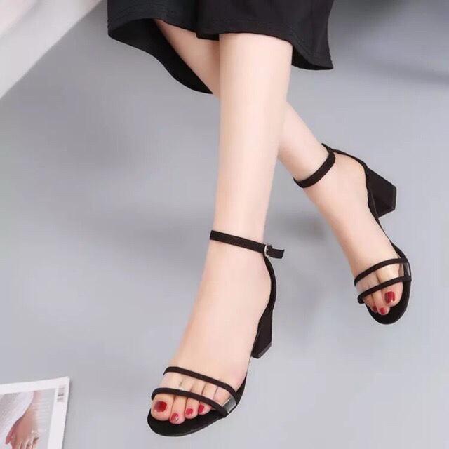 Sandal đế vuông 5 phân quai trong