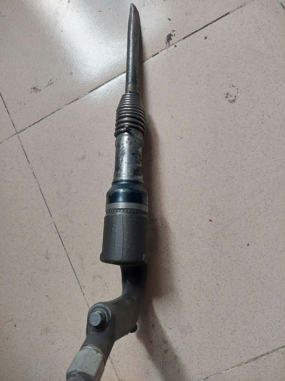 Máy đục dùng hơi, khí nén hàng bãi nhật