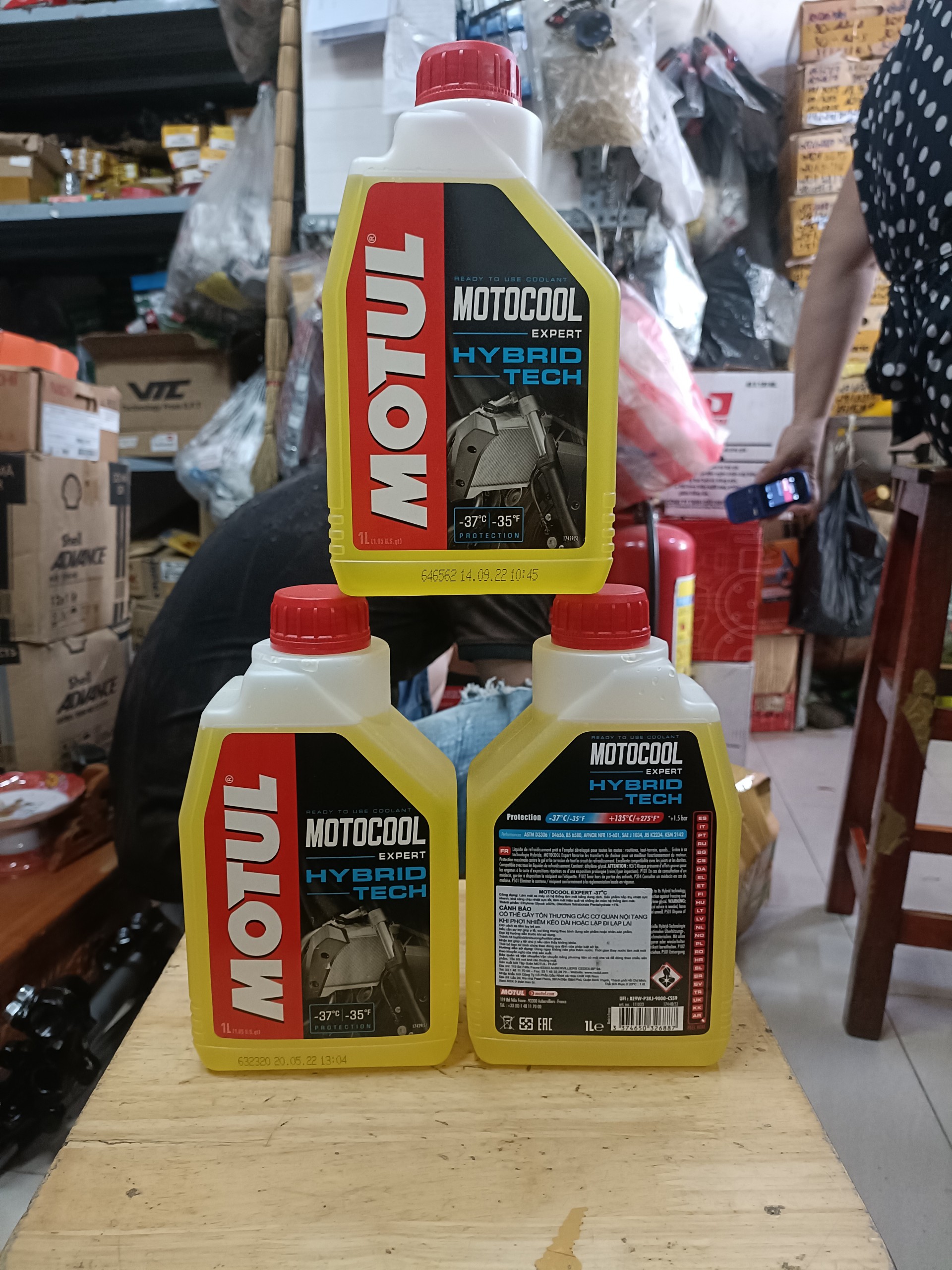 Nước làm mát MOTUL ( vàng + đỏ ) 1l
