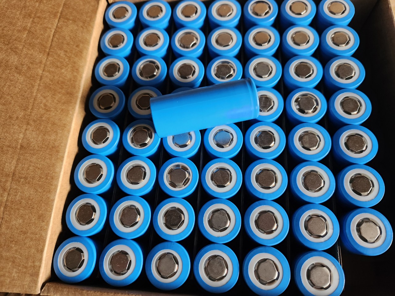 Pin mới lithium 26650 - 3.2V, 4,2Ah, Pin sạc Lithium sắt