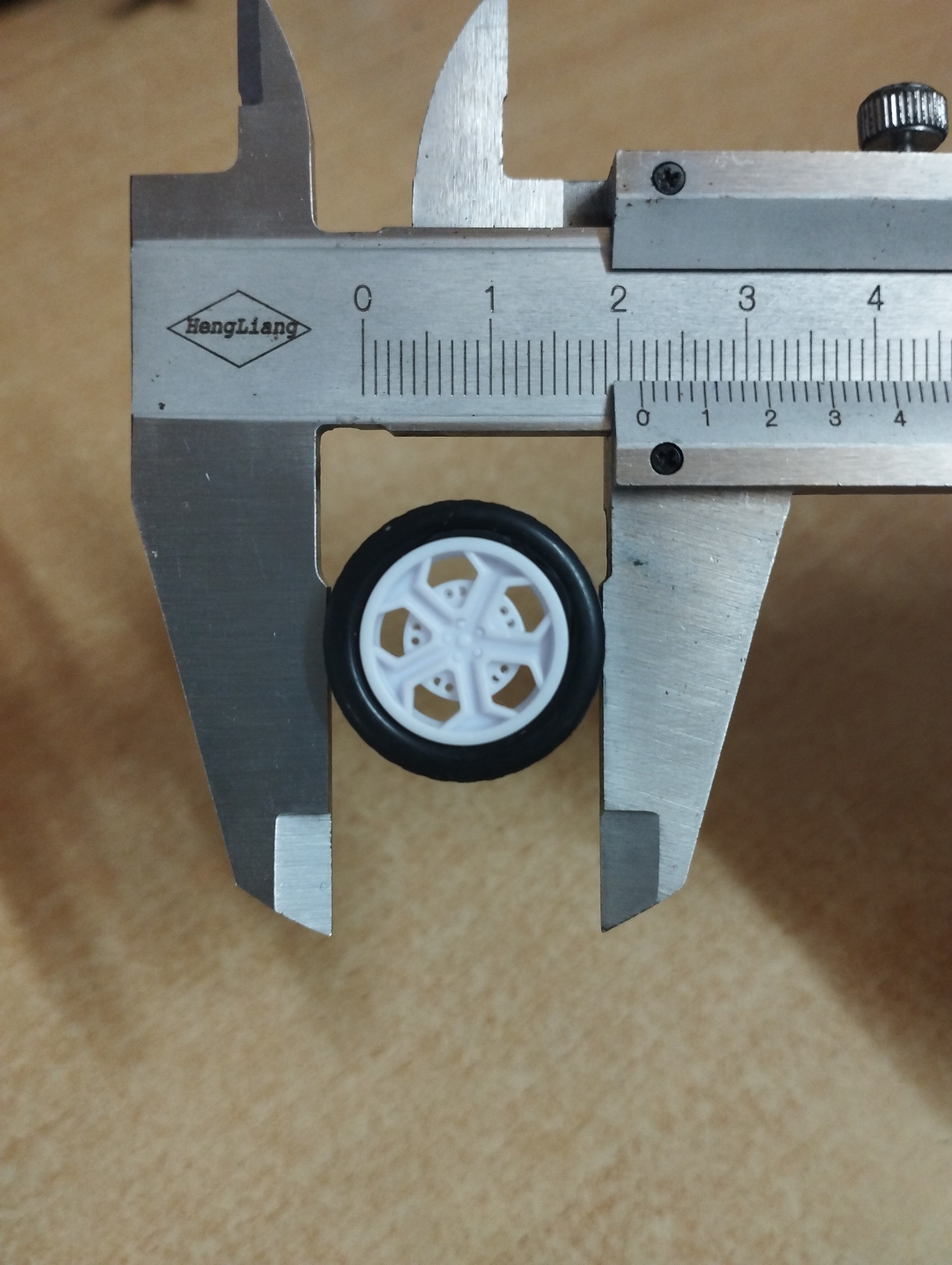 Bánh xe nhựa cao su đủ kích cỡ để chế tạo đồ chơi ô tô điều khiển từ xa