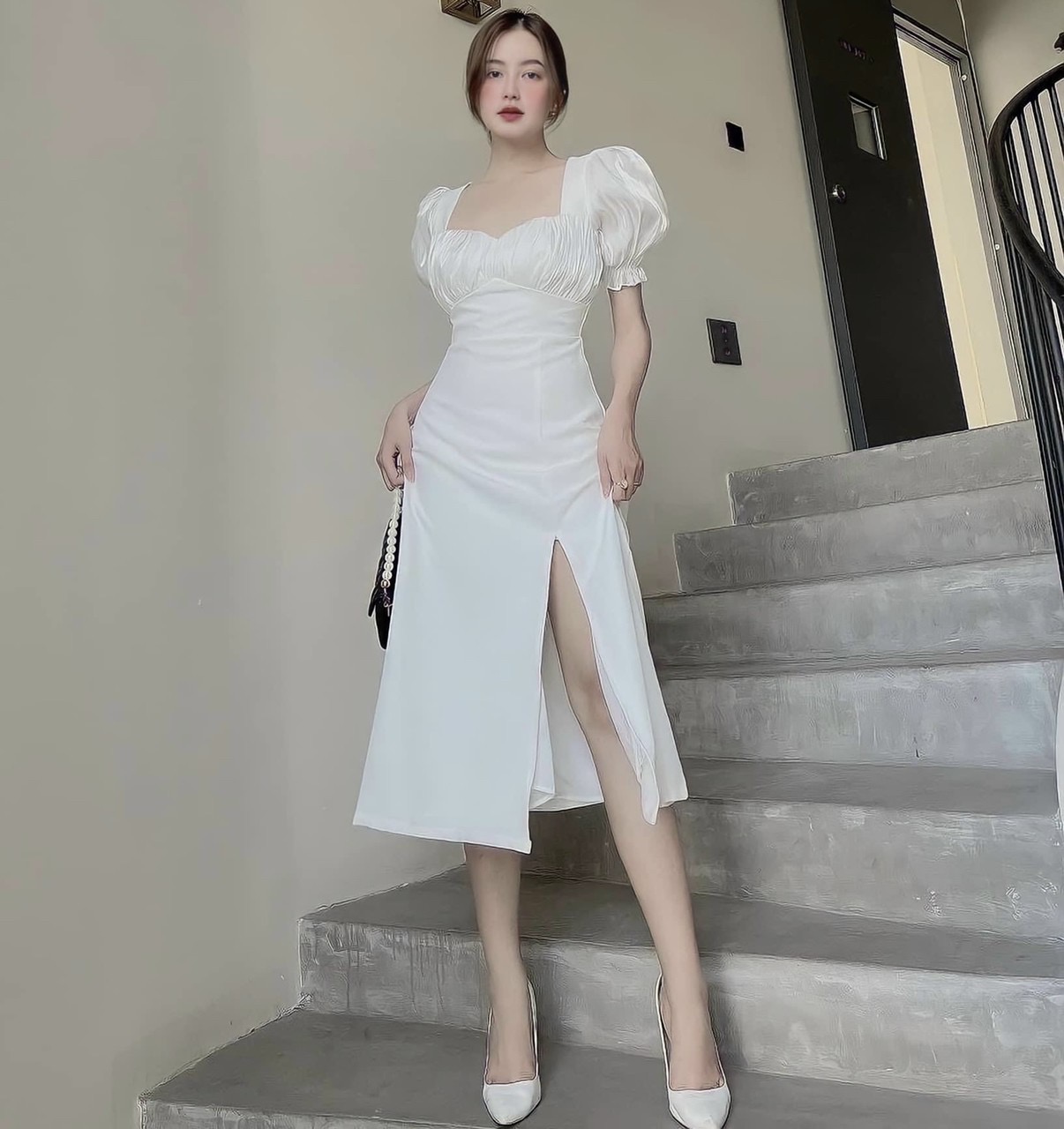 Đầm trắng nhúng ngực xẻ tà v5