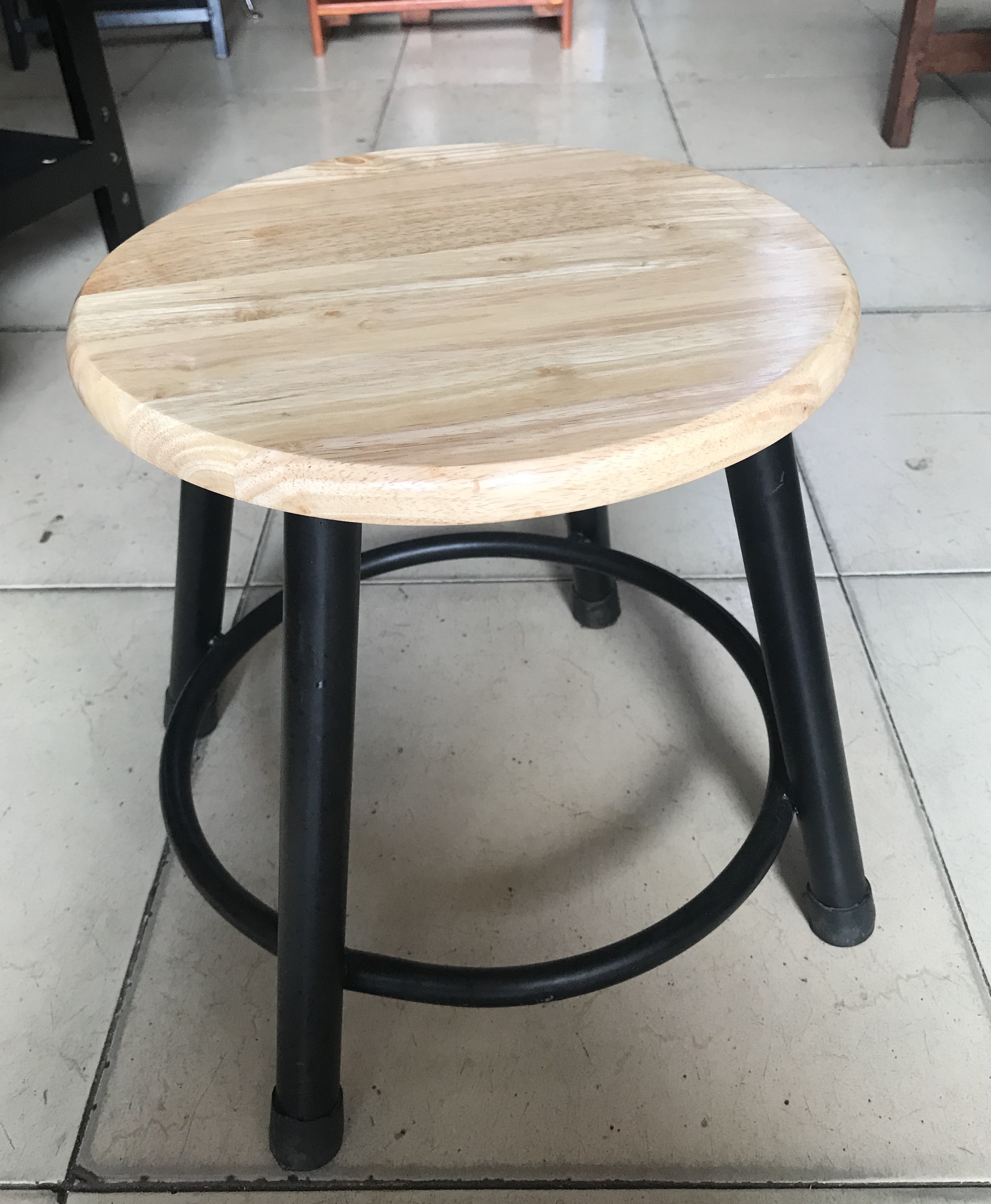 Ghế đôn gỗ chân sắt