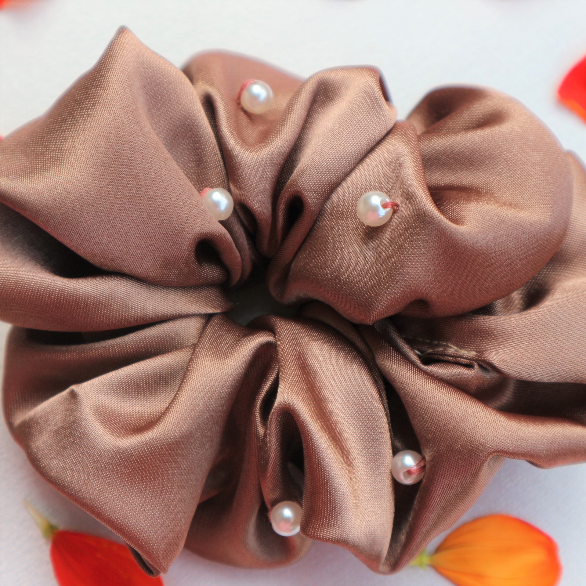 CỘT TÓC SCRUNCHIES ĐÍNH NGỌC TRA  2 CÁI RẺ BẤT NGỜ