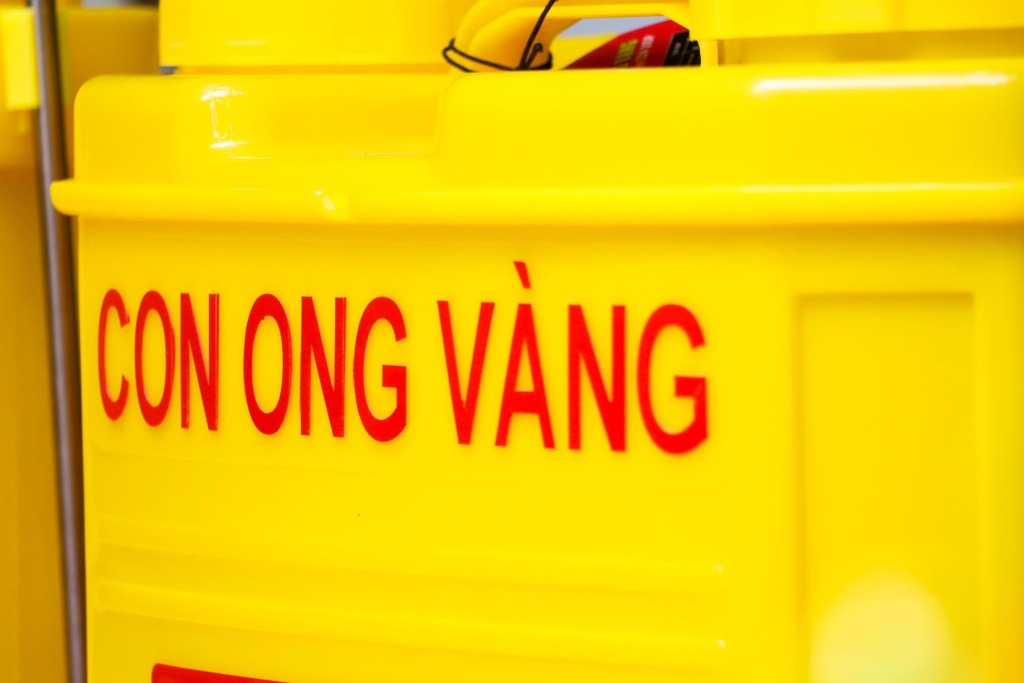 Bình xịt điện COV 20 (Con Ong Vàng 20 lít đeo lưng)