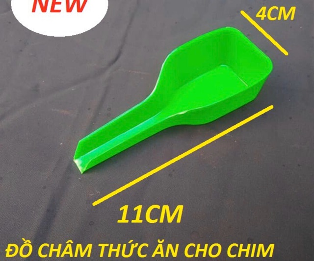 DỤNG CỤ CHÂM THỨC ĂN CHO CHIM .