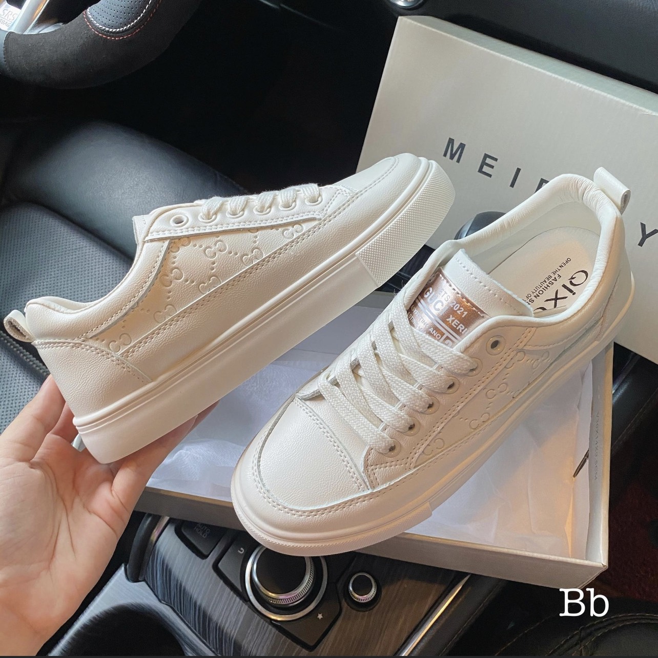 Giày Thể Thao Nữ, Giày Snekear Nữ Đế Bằng Da Mềm Kiểu Dáng Năng Động, Lisa M90