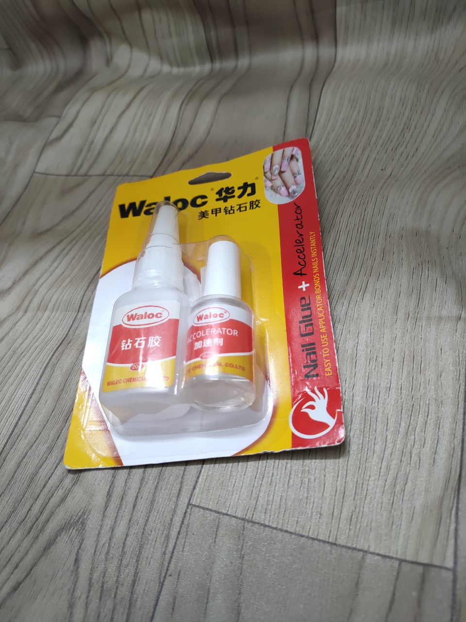 Keo dán móng Waloc