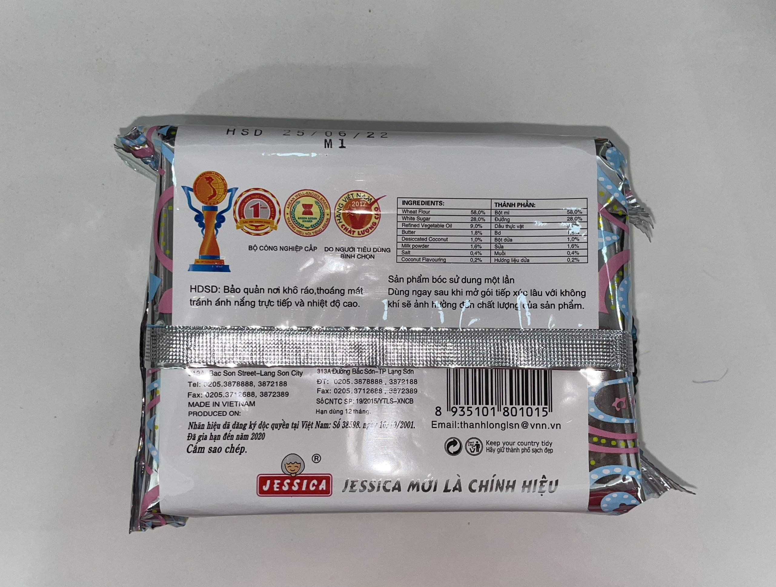 Bánh Quy Coconut Cracker Jessica Bạc Vuông (Gói 178g)