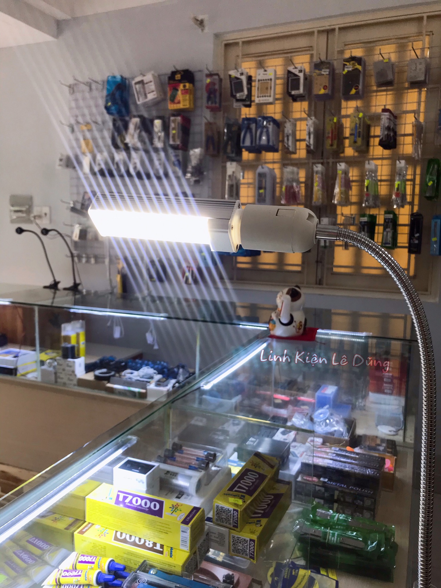 Đèn led kẹp bàn 60 bóng
