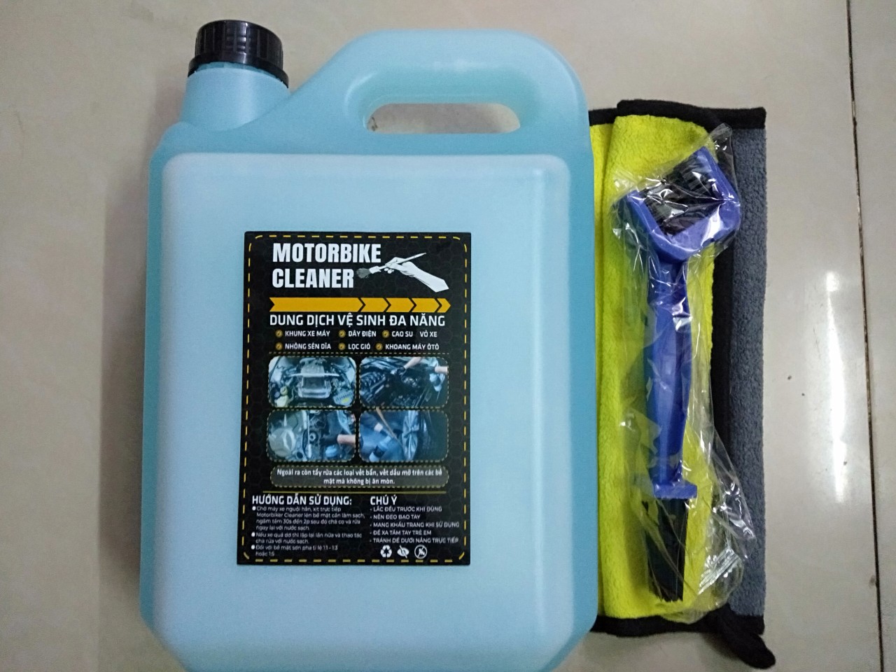 Dung dịch tẩy rửa đa năng moto can 5 lít