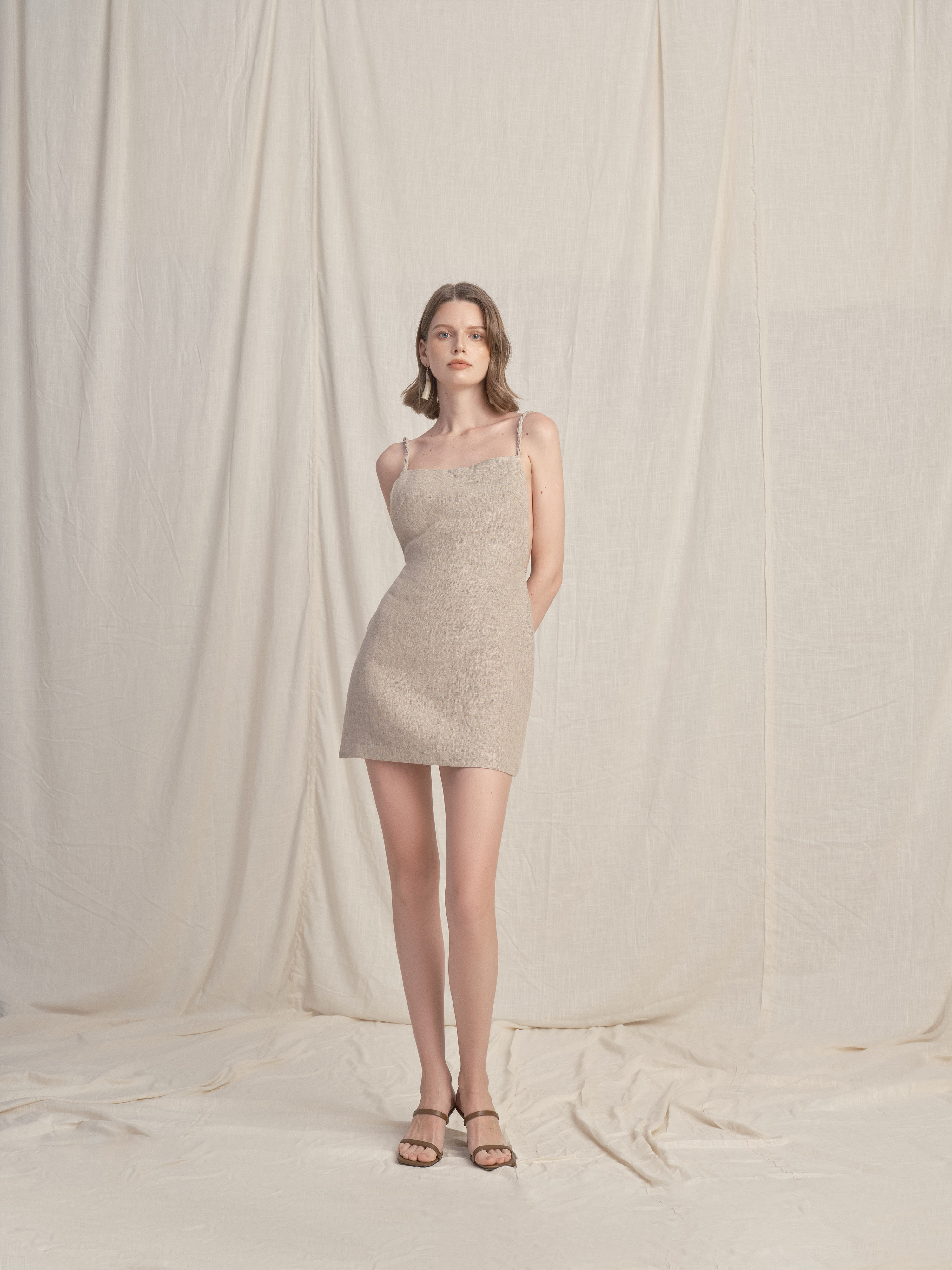 SEASON STUDIOS | Taplie Mini Đầm ngắn hở lưng