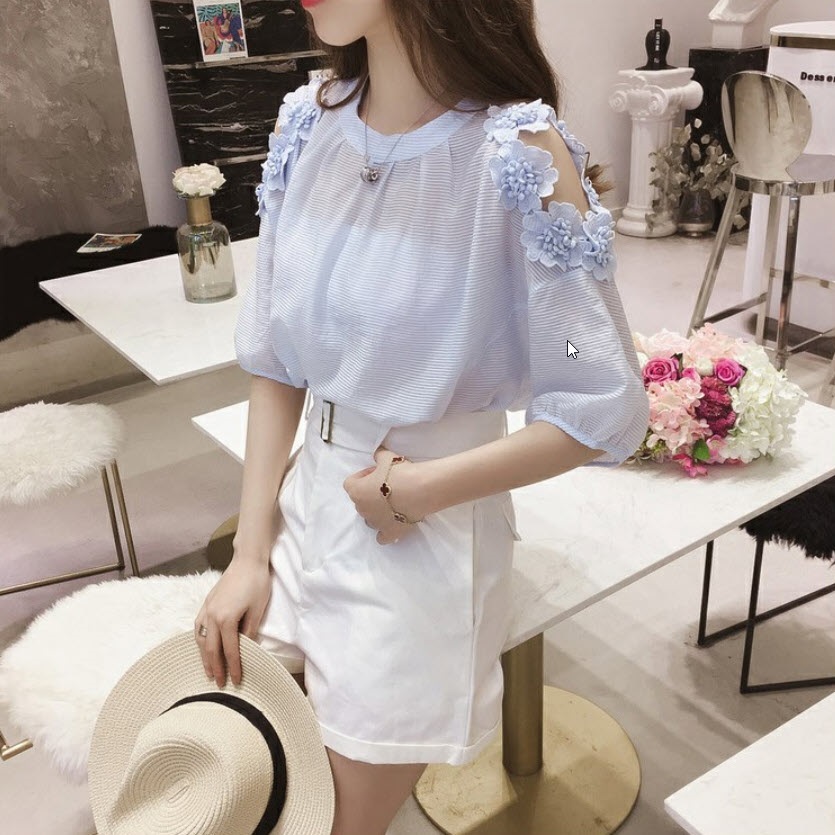 Áo Kiểu Hở Vai Đính Hoa Phong Cách Hàn Quốc
