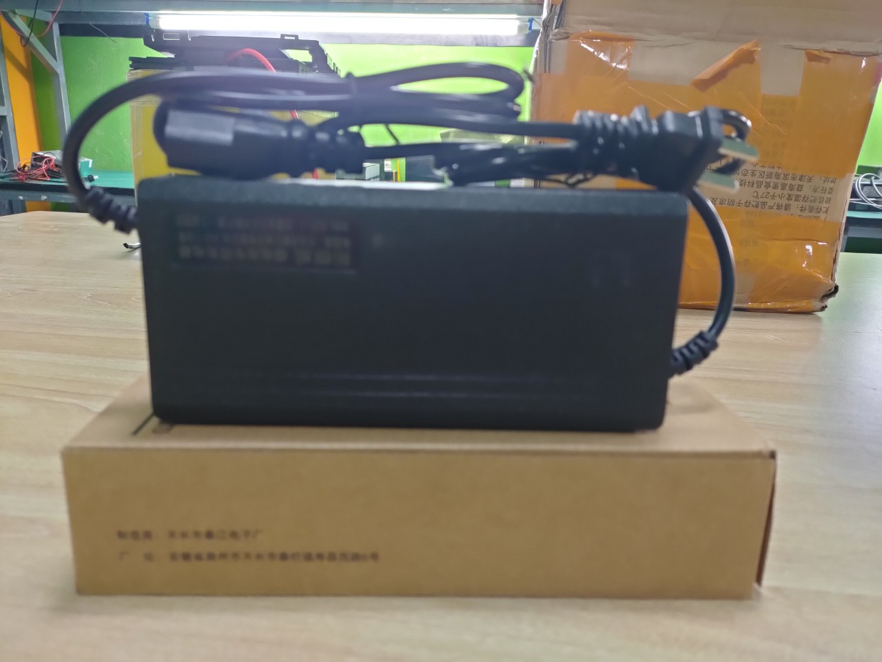 Bộ sạc pin Lithium 42V5A ( Cho hệ 36V 10 cell 3.7V pin Lipo)