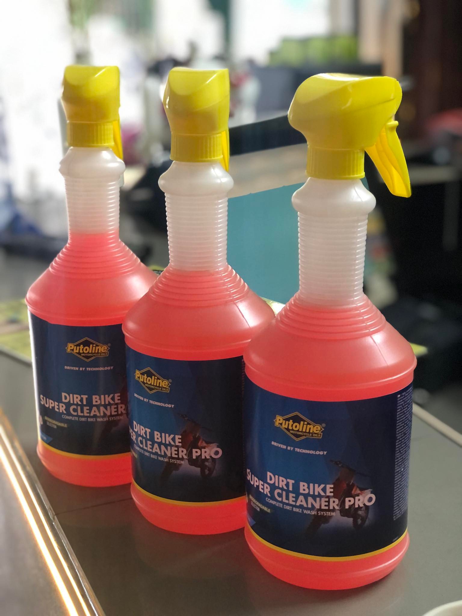 Dung dịch rửa xe dàn chân Putoline Hà Lan