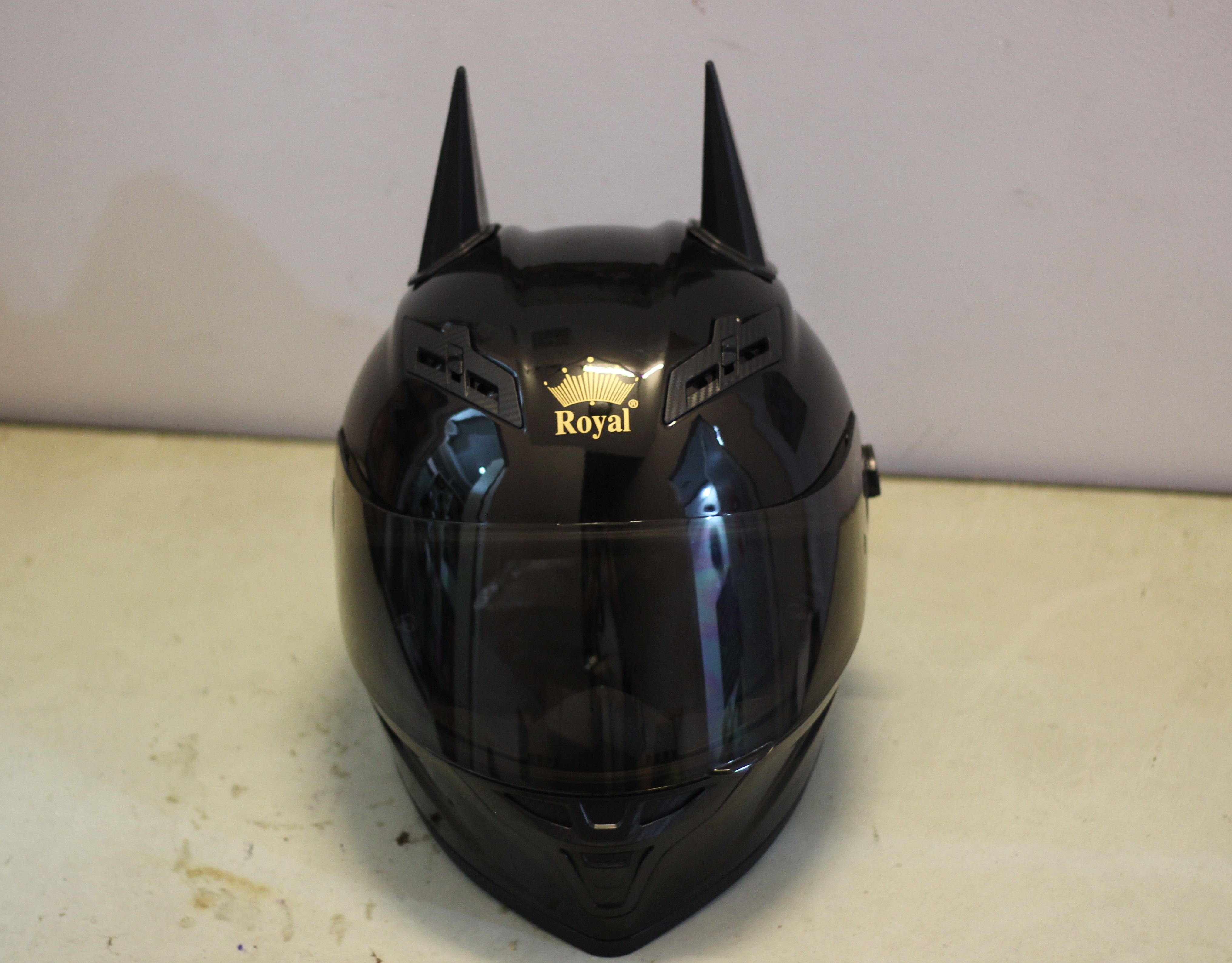 Phụ kiện gắn nón bảo hiểm-sừng batman gắn được trên các nón fullface-nón 3/4 có keo sẵn